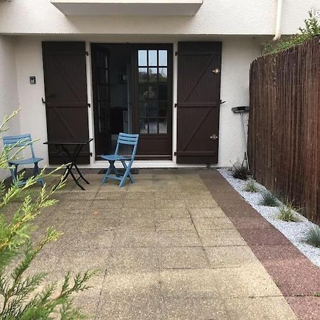 Studio De Plain-Pied Avec Terrasse Tout Proche Mer Courseulles-sur-Mer Exterior foto