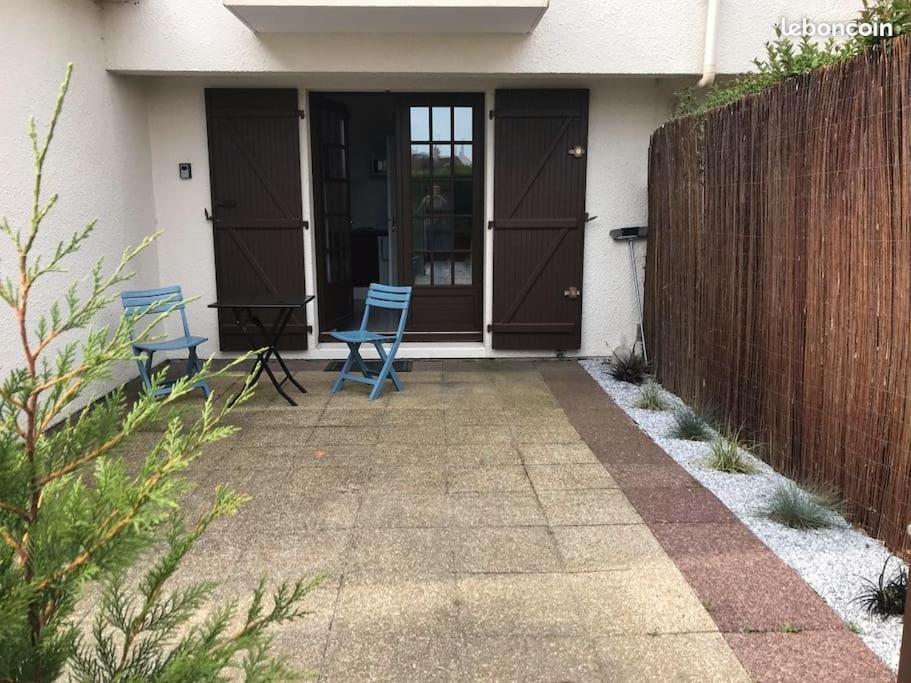 Studio De Plain-Pied Avec Terrasse Tout Proche Mer Courseulles-sur-Mer Exterior foto